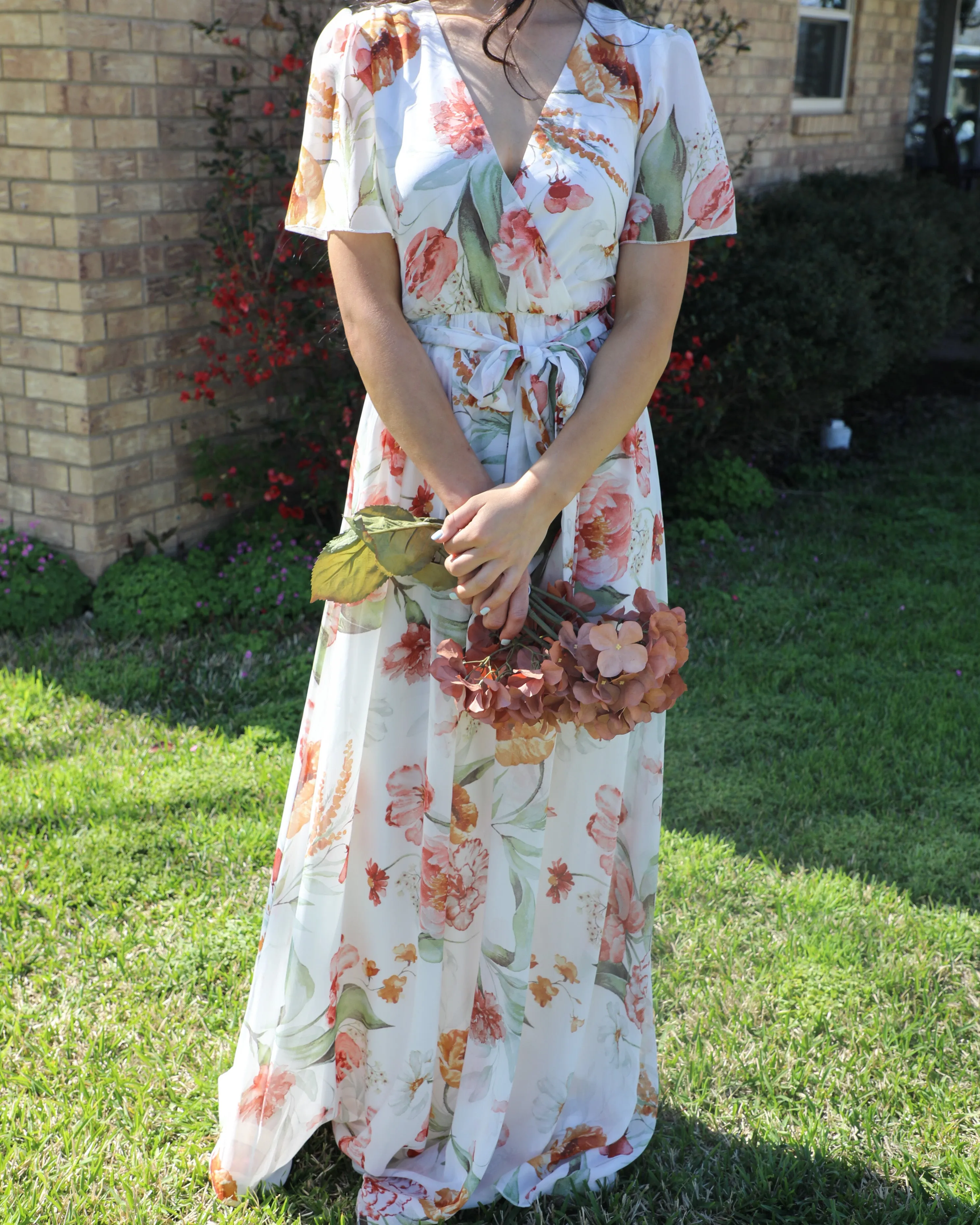 Lilyana Ivory Floral Maxi Dress