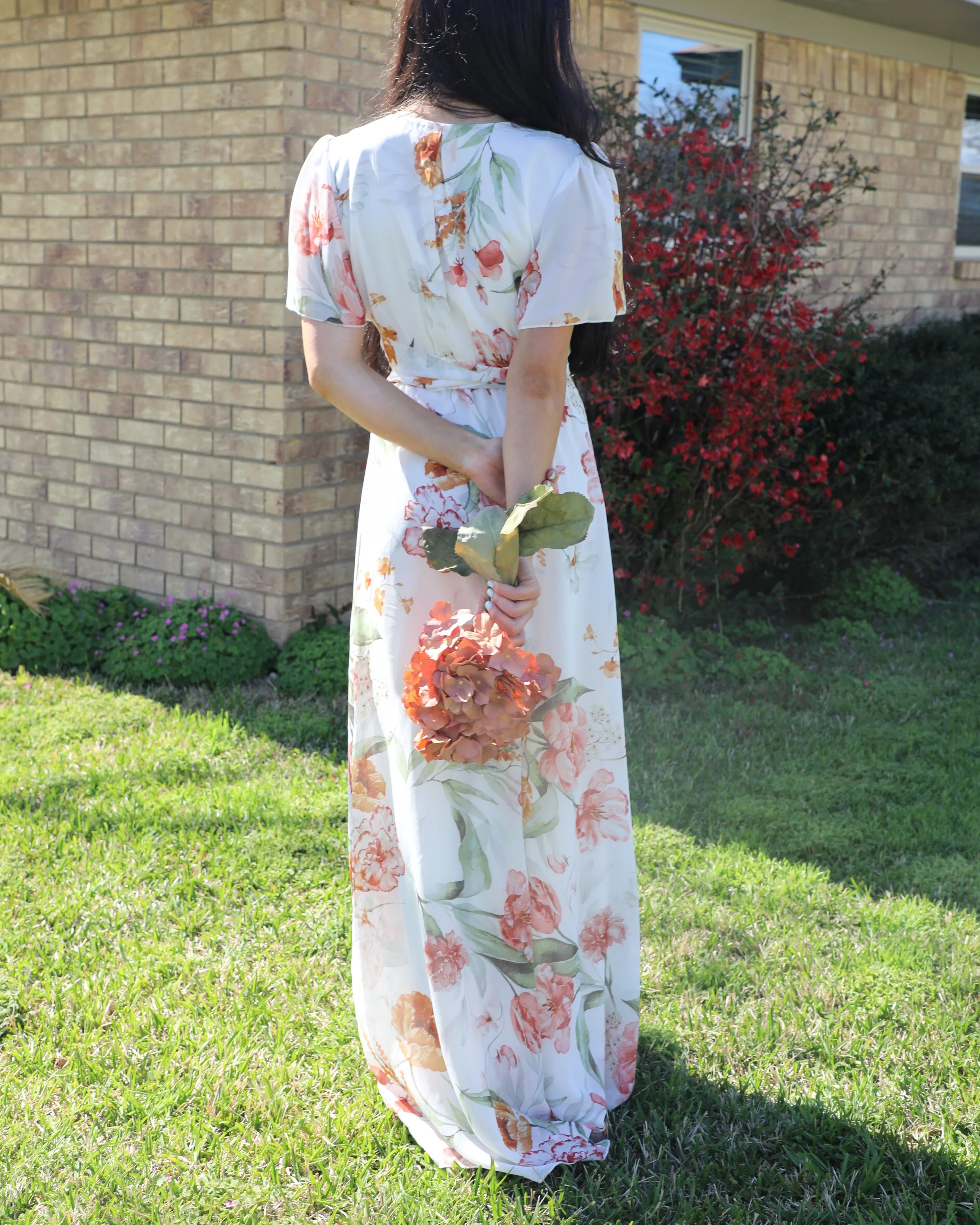 Lilyana Ivory Floral Maxi Dress