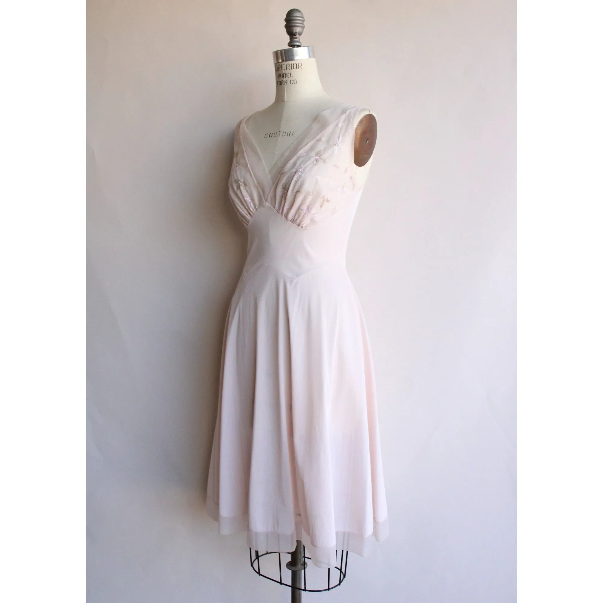 Vintage 1950s Vanity Fair Pink Nylon Embroidered Nightgown